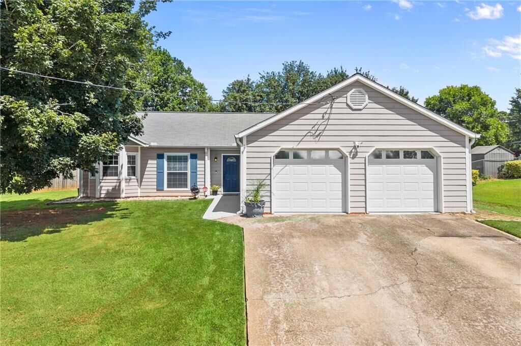 Property Photo: 929 River Rock Drive GA 30188