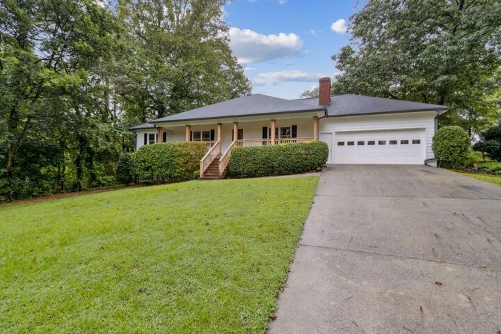 Property Photo:  5557 Pinedale Circle  GA 30518 