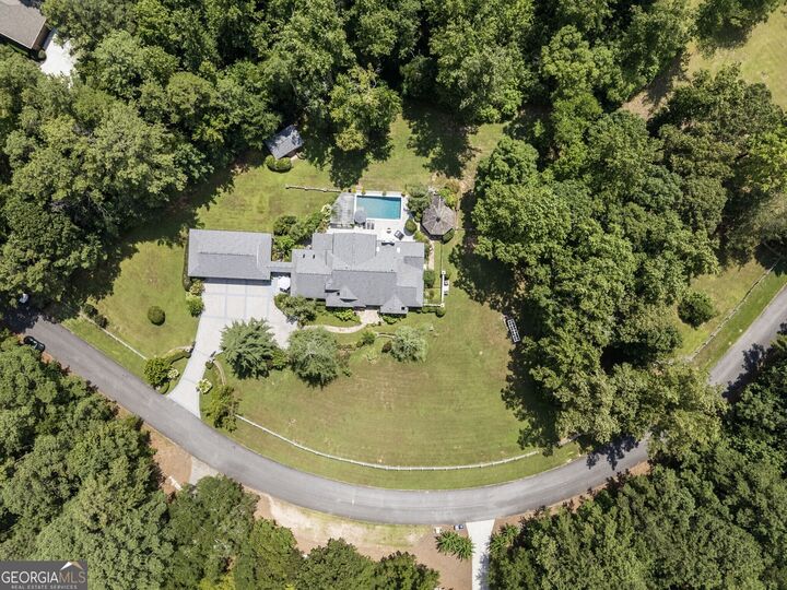 Property Photo: 1350 Keans Court GA 30075