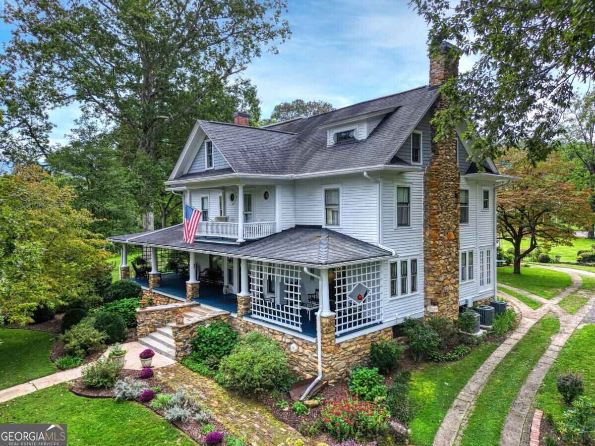 Property Photo:  1194 Main Street  NC 28901 