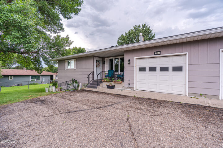 Property Photo: 1937 N 19th Street ND 58501