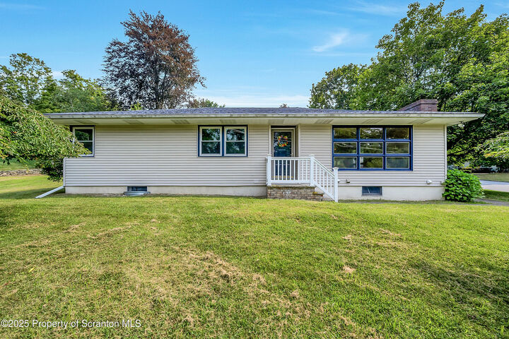 Property Photo:  101 Old Post Road  PA 18411 