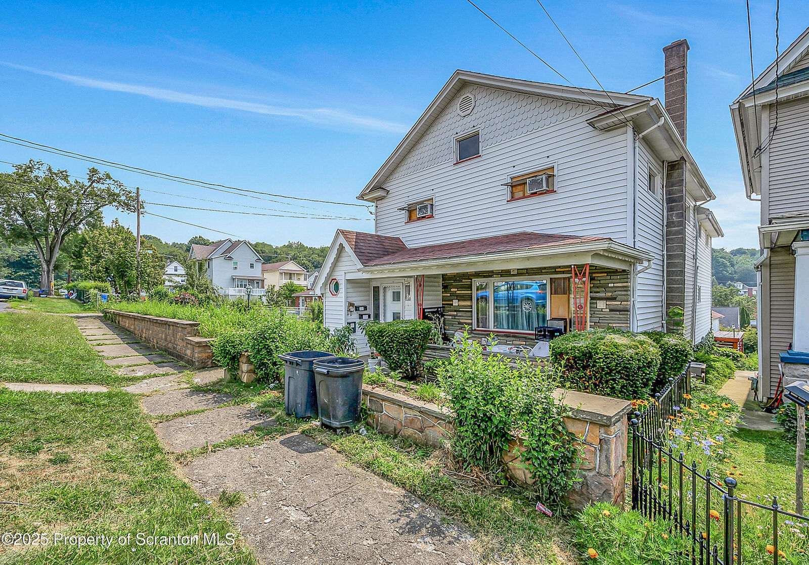 Property Photo: 638 Pear Street PA 18505