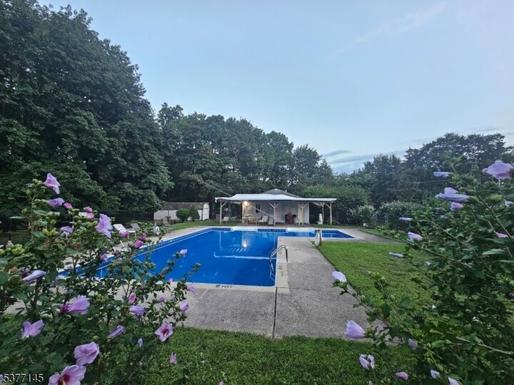 Property Photo:  520 Newark Pompton Tpke 300  NJ 07444 