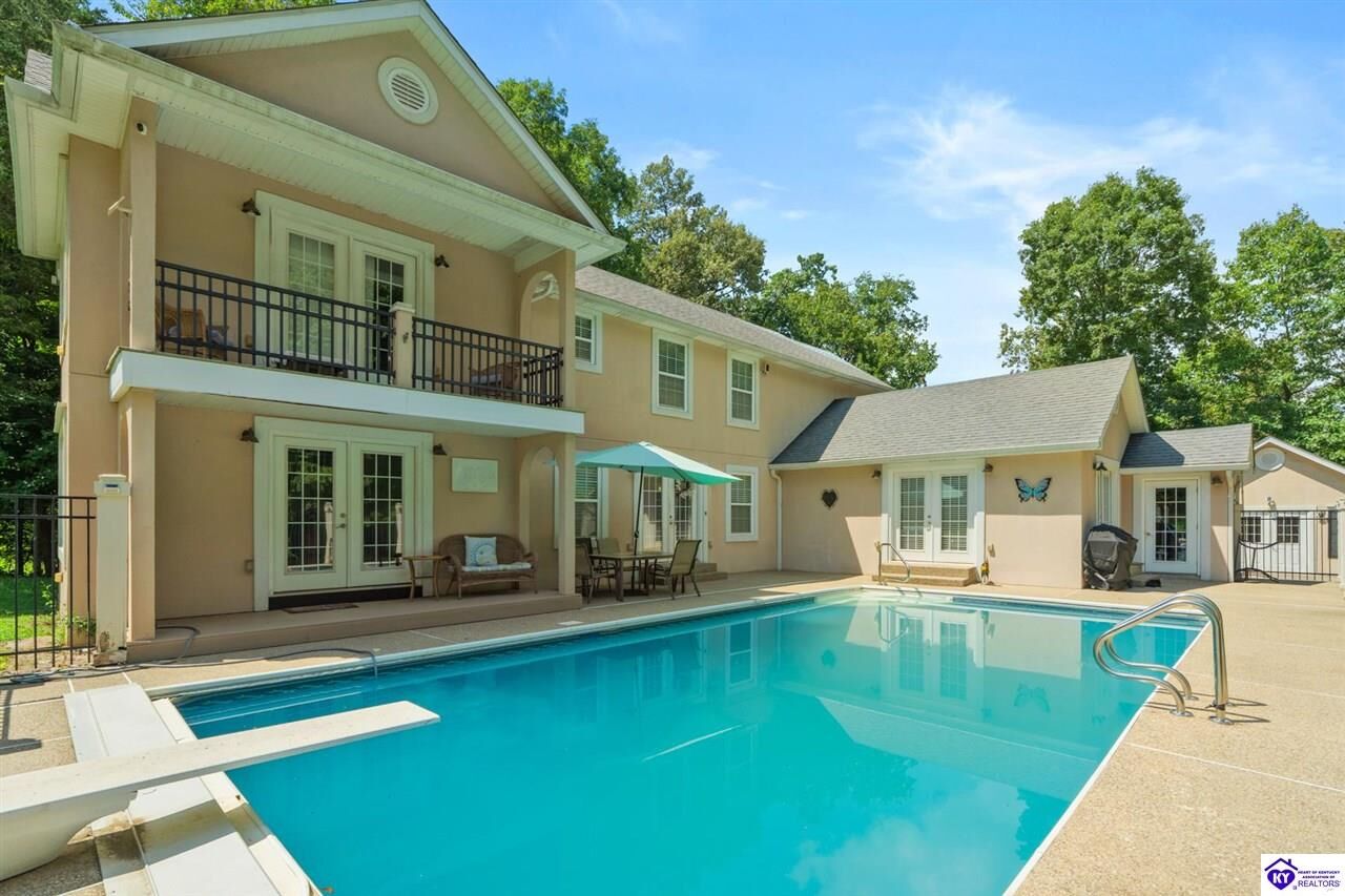 Property Photo: 219 Villa Ray Drive KY 40160