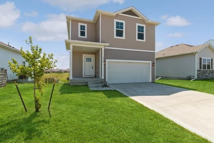 Property Photo: 2725 NW 41st Street IA 50023