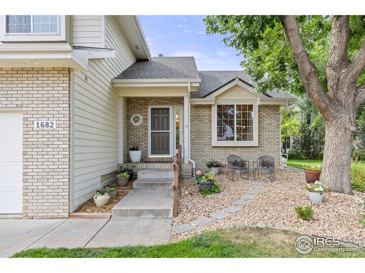Property Photo:  1682 Stove Prairie Cir  CO 80538 