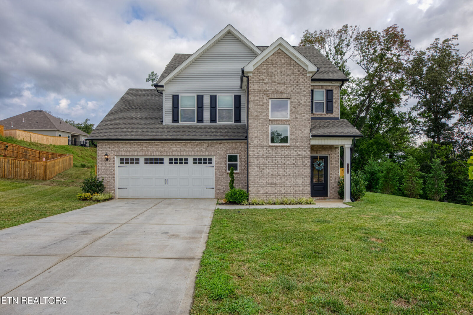 Property Photo:  247 English Oak Lane  TN 37771 
