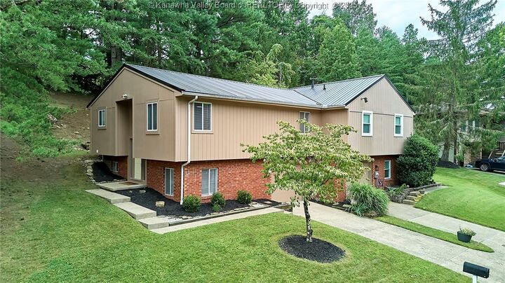121 Woodbridge Drive  Charleston WV 25311 photo