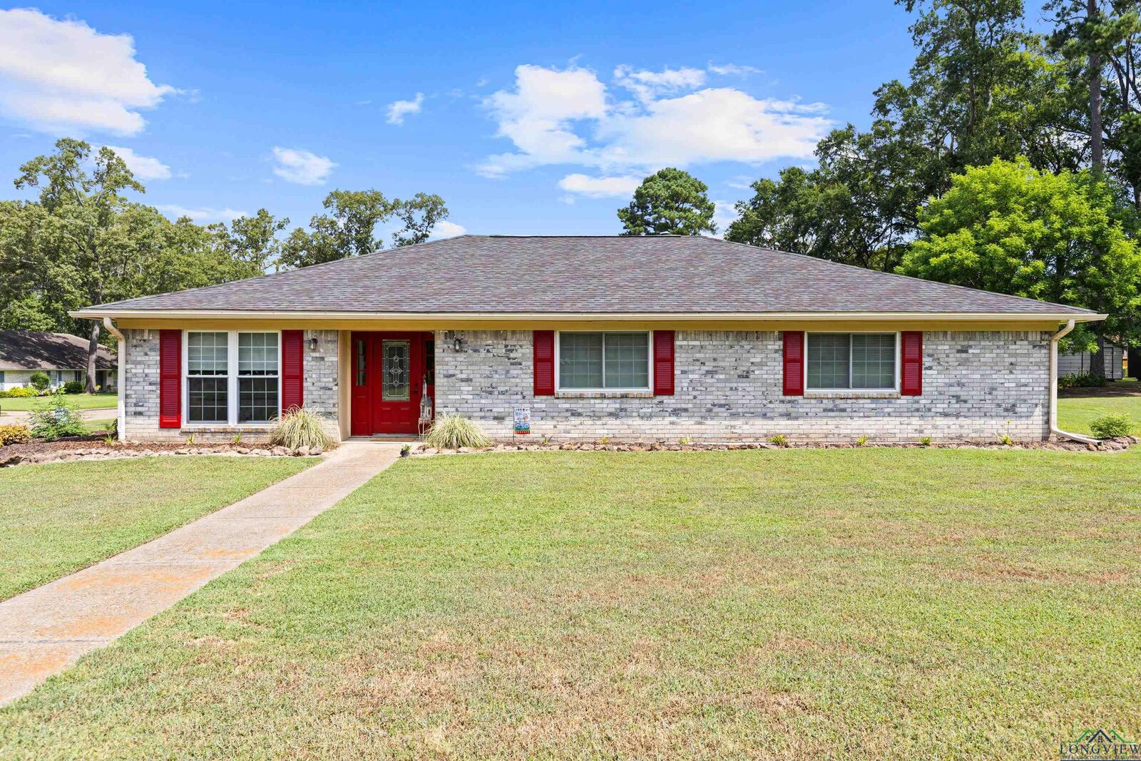 Property Photo: 1016 Camellia St TX 75644