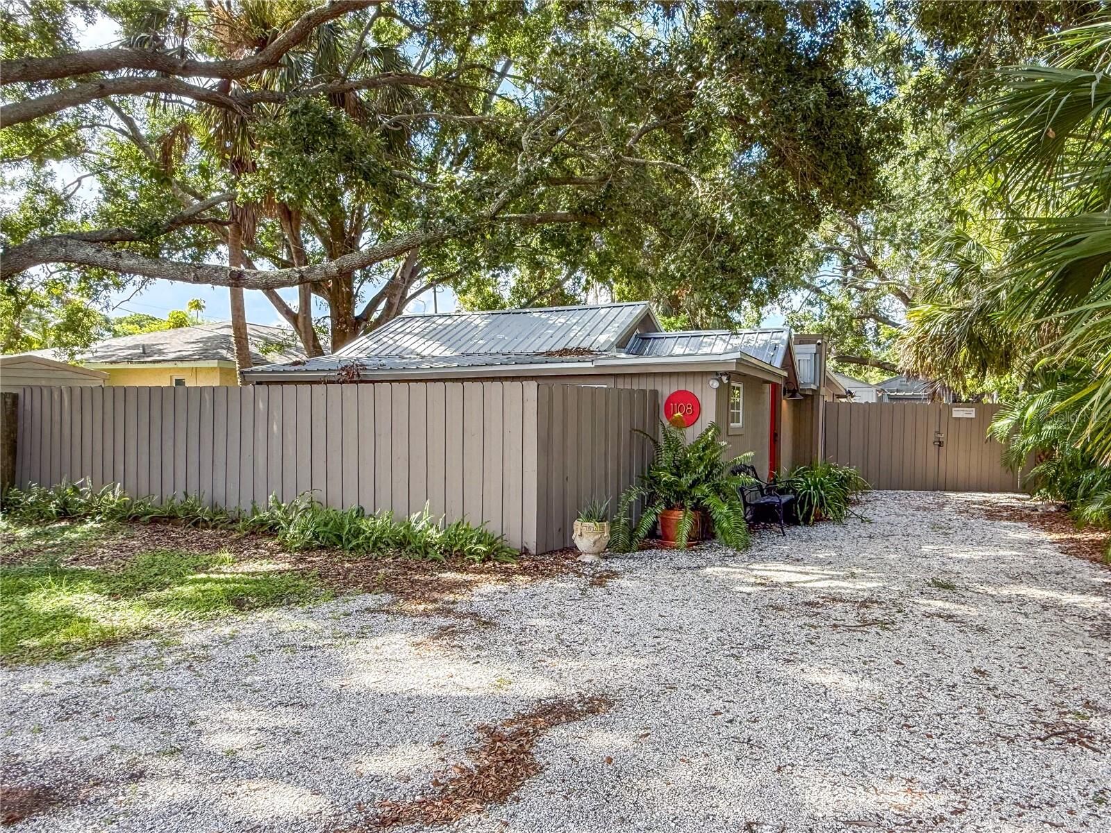Property Photo: 1108 Colleton Drive FL 34234