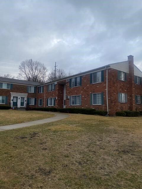 Property Photo:  433 Miller Avenue 204  MI 48307-2249 