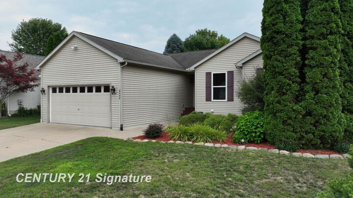 Property Photo: 2442 Hickory Circle Drive Road MI 48855
