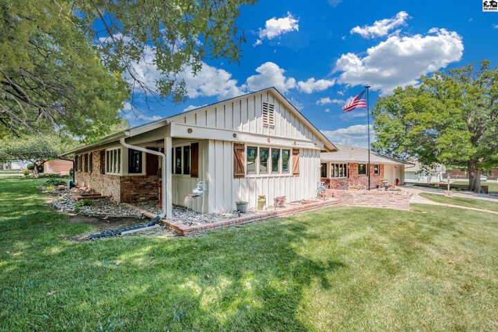 Property Photo: 112 W 8th Ave KS 67522