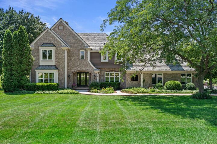 10435 N Riverlake Dr  Mequon WI 53092 photo