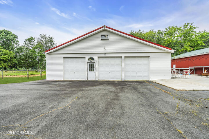 Property Photo: 425 Lambertville Hopewell Road NJ 08530