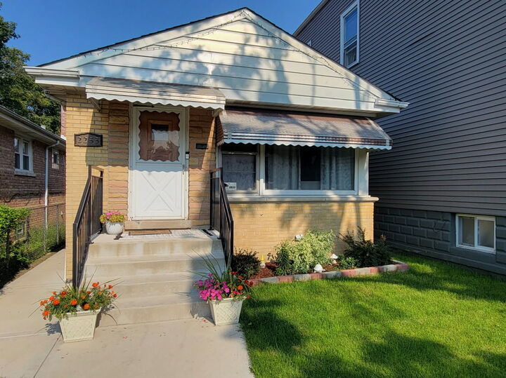 2255 N Mango Avenue  Chicago IL 60639 photo