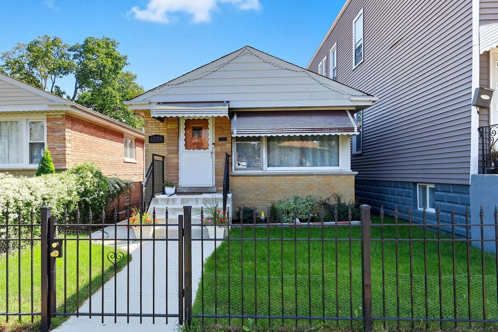 Property Photo:  2255 N Mango Avenue  IL 60639 