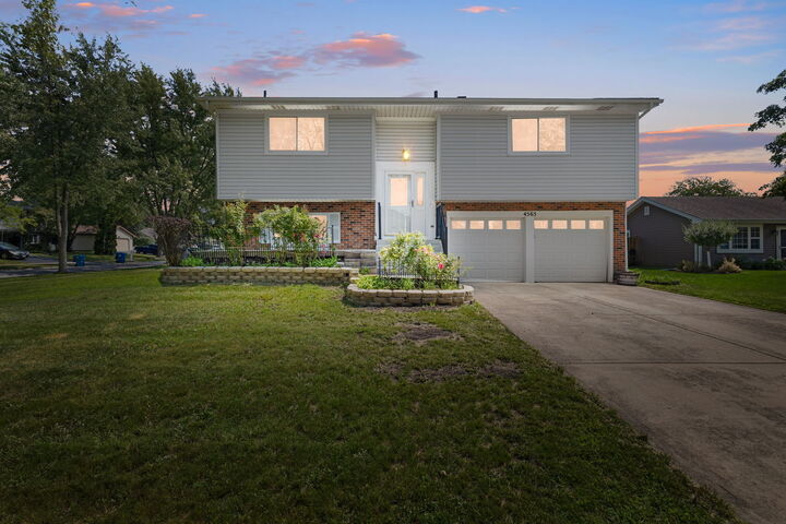 Property Photo:  4565 Dupont Drive  IL 60133 