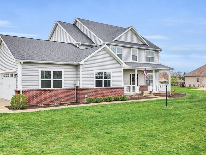 Property Photo: 5 Fieldcrest Drive IL 61856