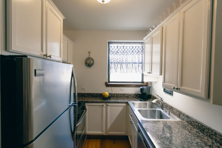Property Photo: 644 Harrison Street 1 IL 60304