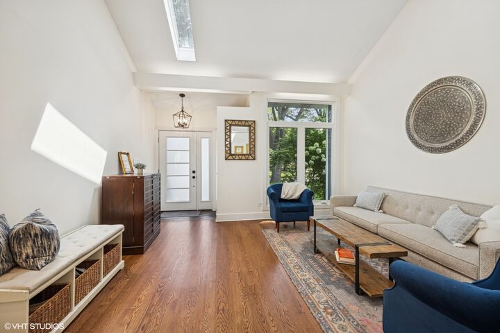 Property Photo:  40 N Edgewood Avenue  IL 60525 