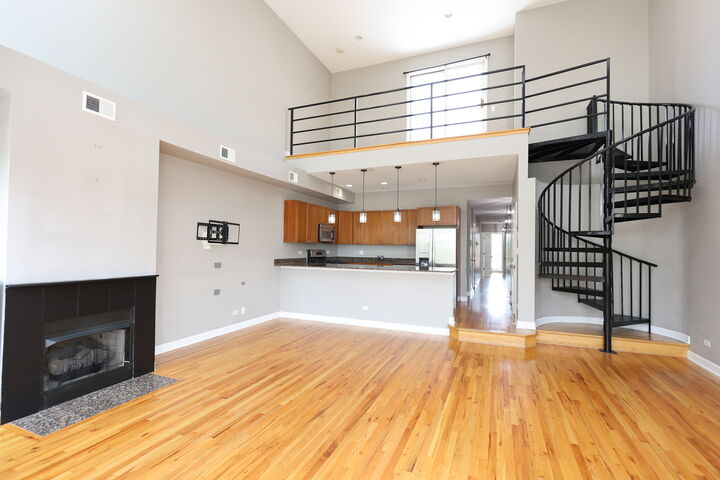 Property Photo:  815 S Western Avenue 4  IL 60612 