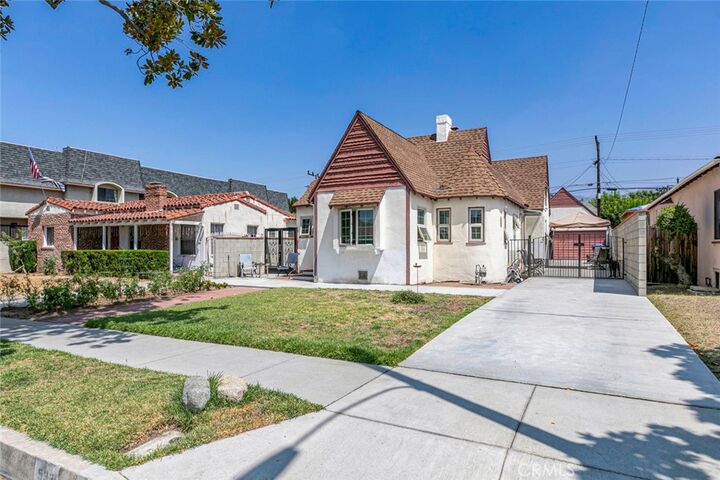 Property Photo:  533 Hawthorne Street  CA 91204 