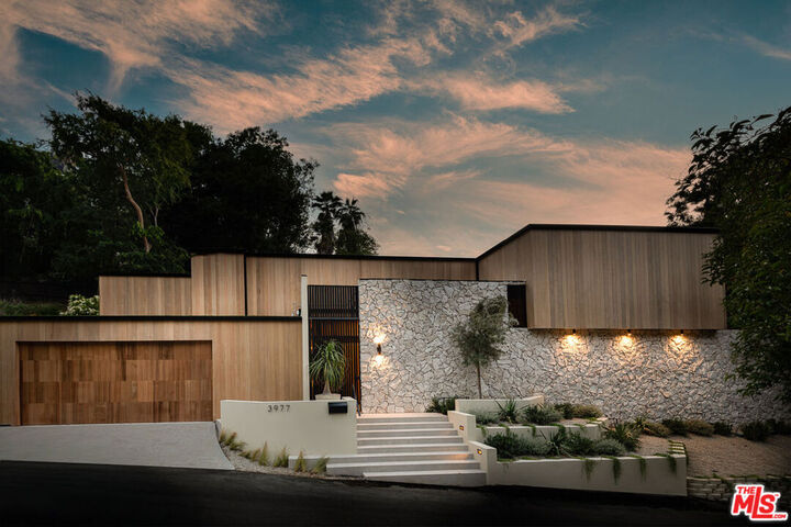 3977 Oeste Avenue  Studio City CA 91604 photo