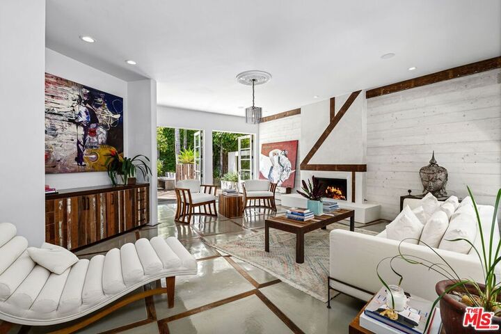 8249 Marmont Lane  Los Angeles CA 90069 photo