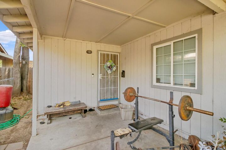 Property Photo: 7319 Berna Way CA 95823