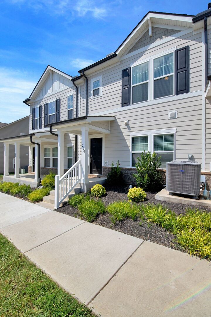 Property Photo: 1220 Foxton Ln TN 37013