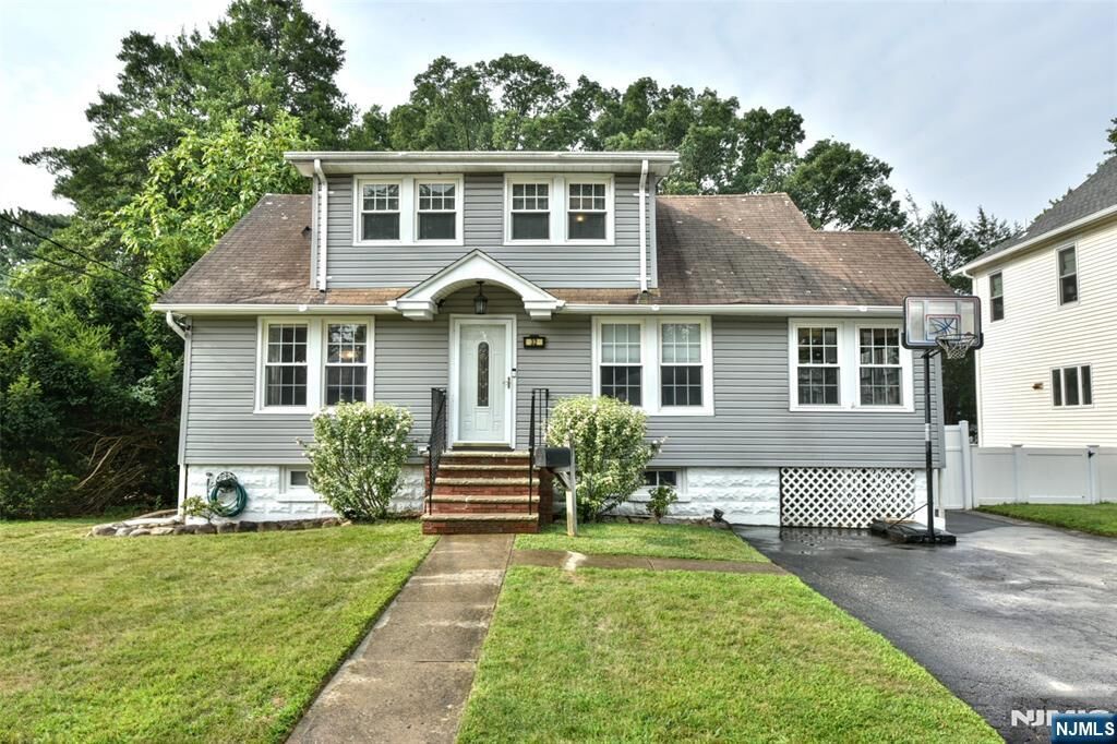Property Photo:  32 Bergen Avenue  NJ 07463 