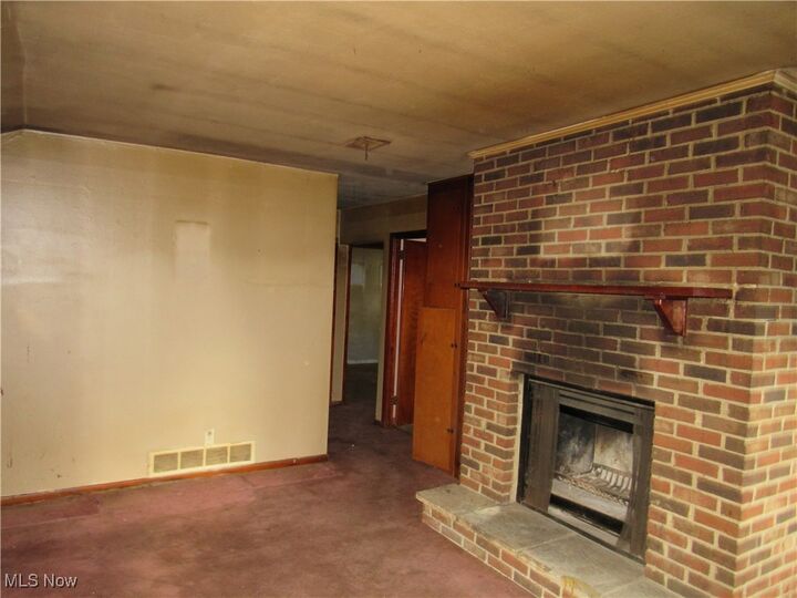 Property Photo: 1054 Water Street OH 44444