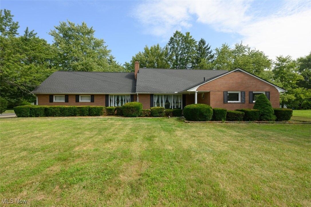 Property Photo:  715 Highland Park Drive  OH 44319 