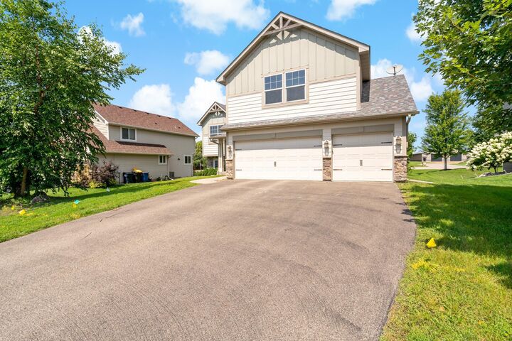 Property Photo:  1363 Ridge Lane  MN 55379 