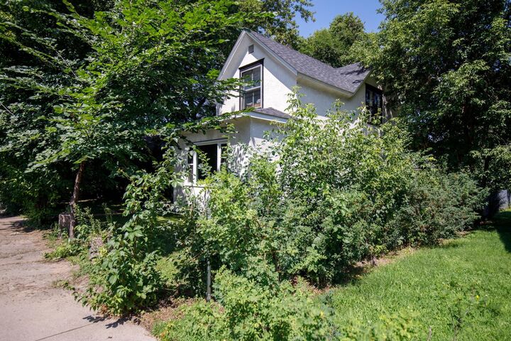 Property Photo:  1113 Pine Street  MN 56401 