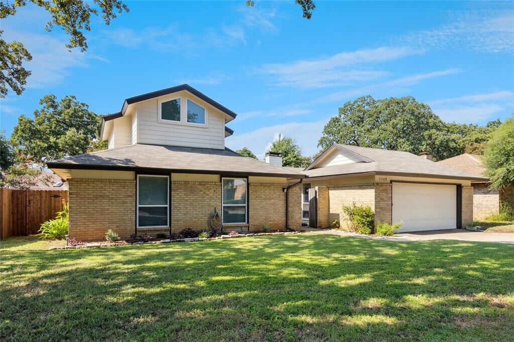 Property Photo:  5708 Melstone Drive  TX 76016 