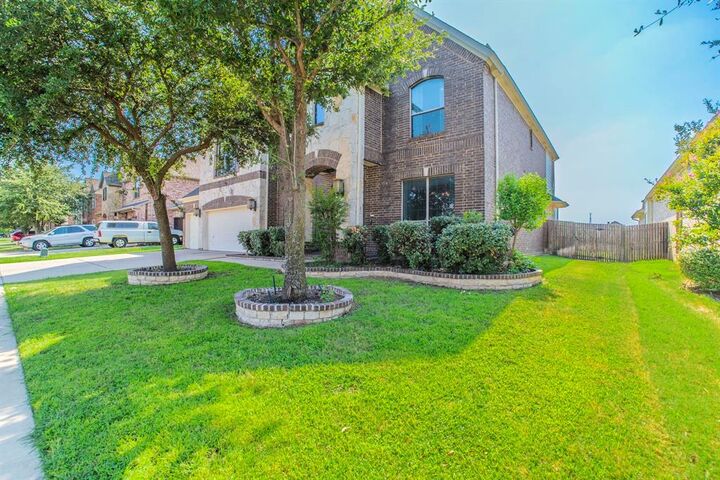 Property Photo:  10325 Crowne Pointe Lane  TX 76244 