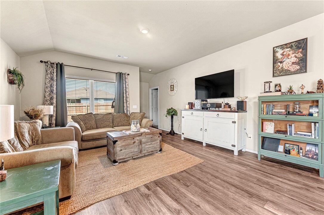 Property Photo: 3502 N Scarlet Lane AR 72761