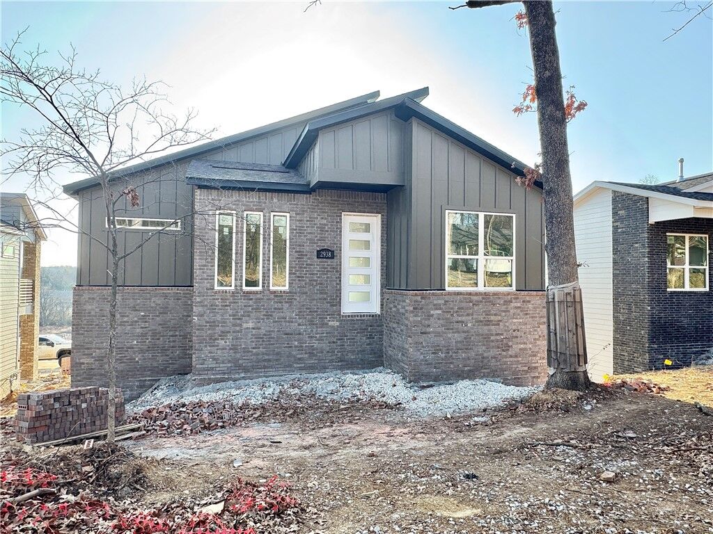 Property Photo: 2938 N Old Wire Road AR 72703