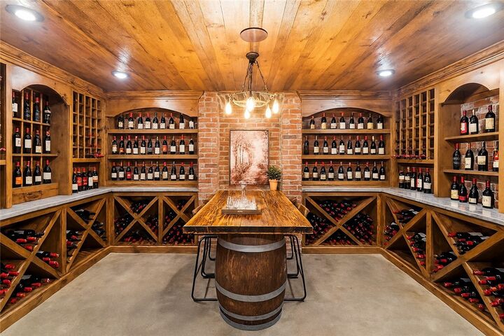 Property Photo:  415 NW 5th Street  AR 72712