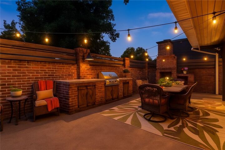 Property Photo:  415 NW 5th Street  AR 72712 