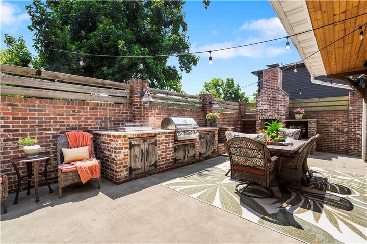 Property Photo:  415 NW 5th Street  AR 72712 