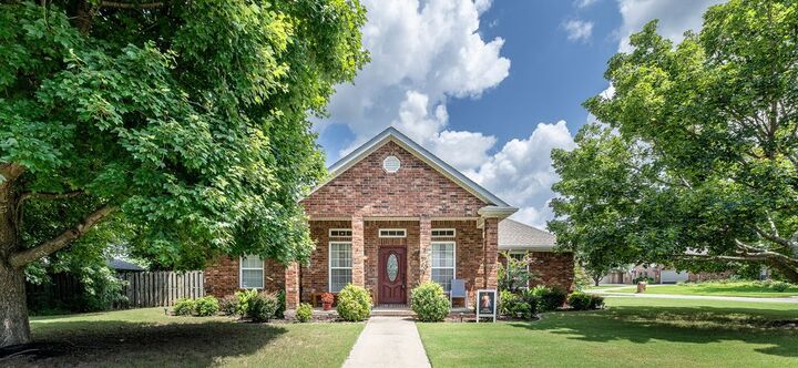 Property Photo: 12017 Riviera Place AR 72730