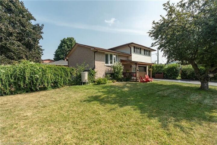 Property Photo:  2 Lester Place  ON N1R 2P9 