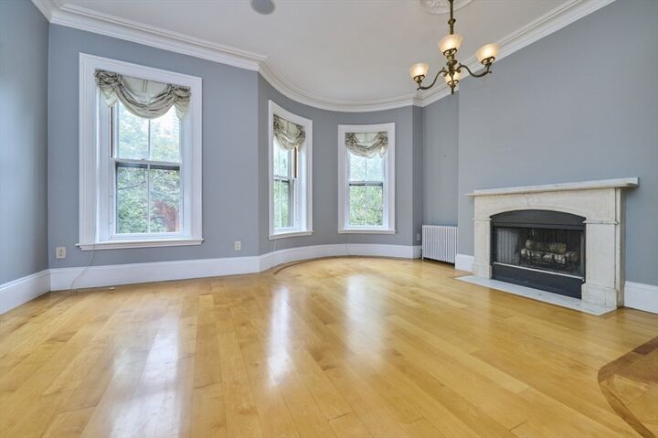 Property Photo: 34 Yarmouth St 4 MA 02116