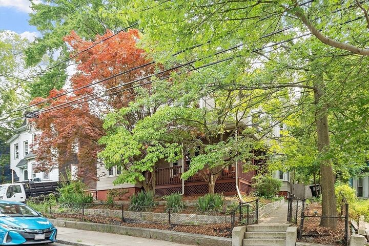 Property Photo:  31 Vinal Ave 2  MA 02143 