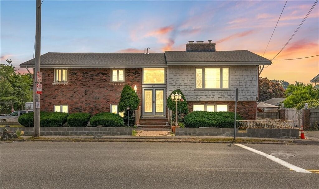 Property Photo:  295 Sargent St  MA 02151 