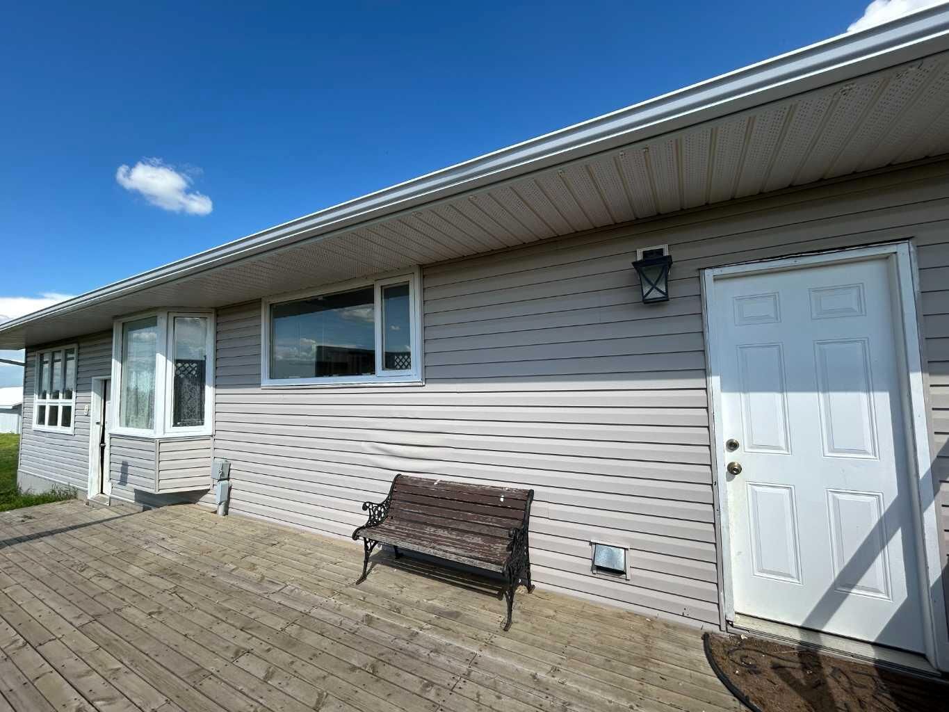 Property Photo:  284009 Range Road 225  AB T0M 0L0 